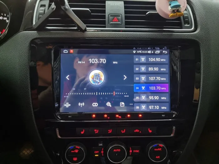 Volkswagen JettaのAndroid Auto・CarPlay取付事例 施工写真 2-2