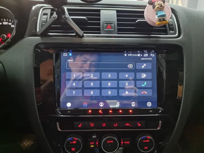 Volkswagen JettaのAndroid Auto・CarPlay取付事例 施工写真 4-2