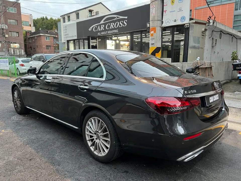 Mercedes-Benz Eクラス W213 PPF施工事例｜費用目安・仕上がり 施工写真 3-1