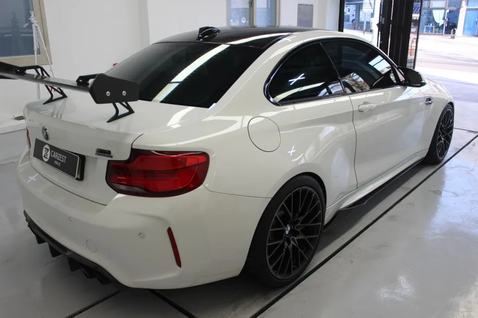 BMW M2のカーラッピング事例|費用目安・仕上がり 施工写真 1-2