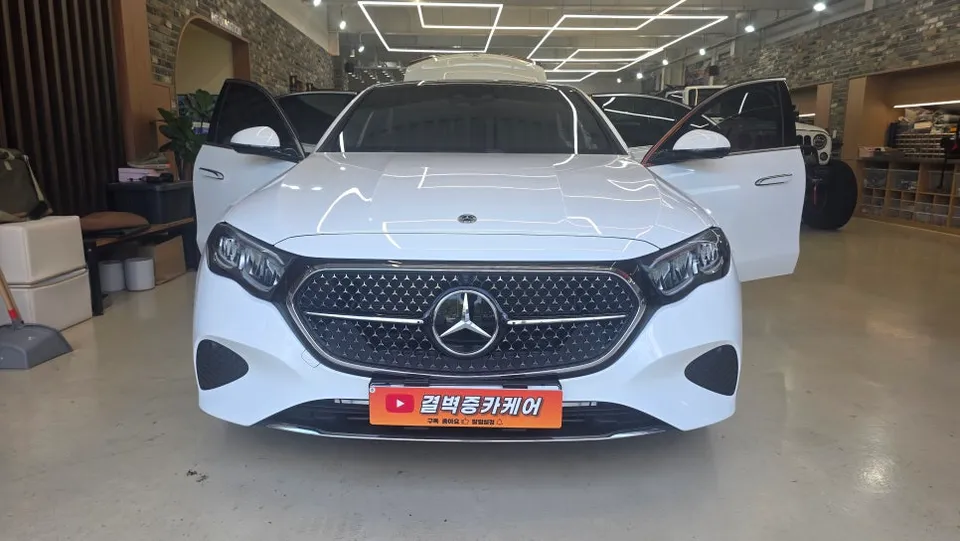 Mercedes-Benz E-Class W214 interior customization installation result
