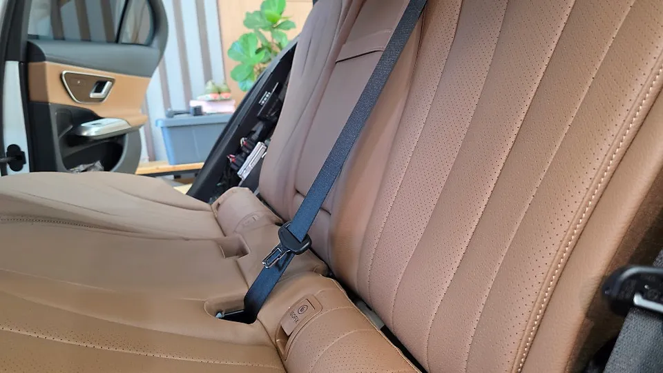 Mercedes-Benz E-Class W214 Interior Customization Review photo 2