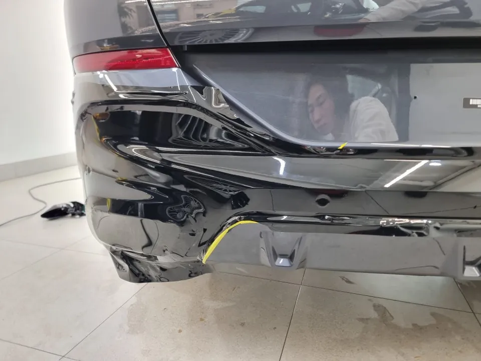 BMW X6のカーラッピング事例｜ロックグレーの高級感 施工写真 1-2