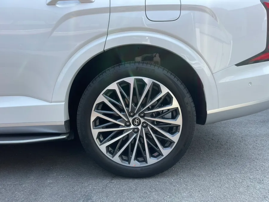Hyundai Palisadeのホイールリペア・塗装事例 施工写真 3-1