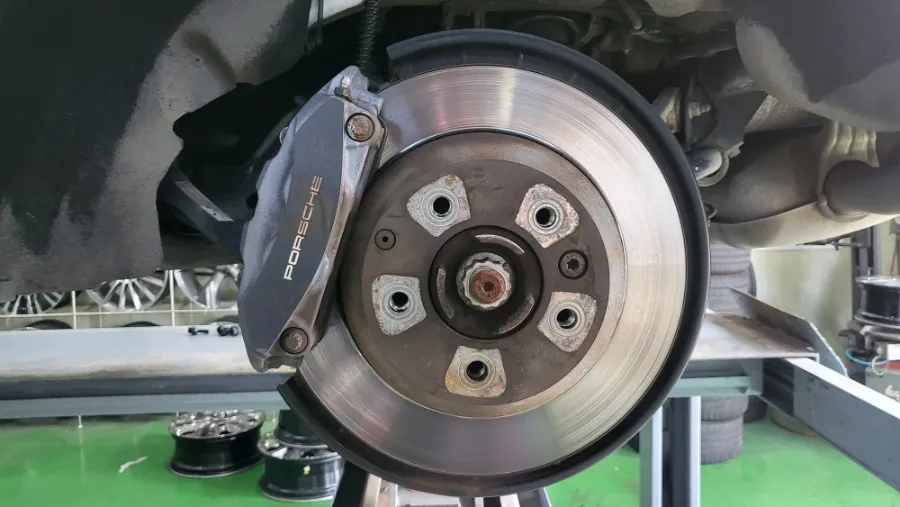Porsche Cayenneのホイールリペア・塗装事例 施工写真 4
