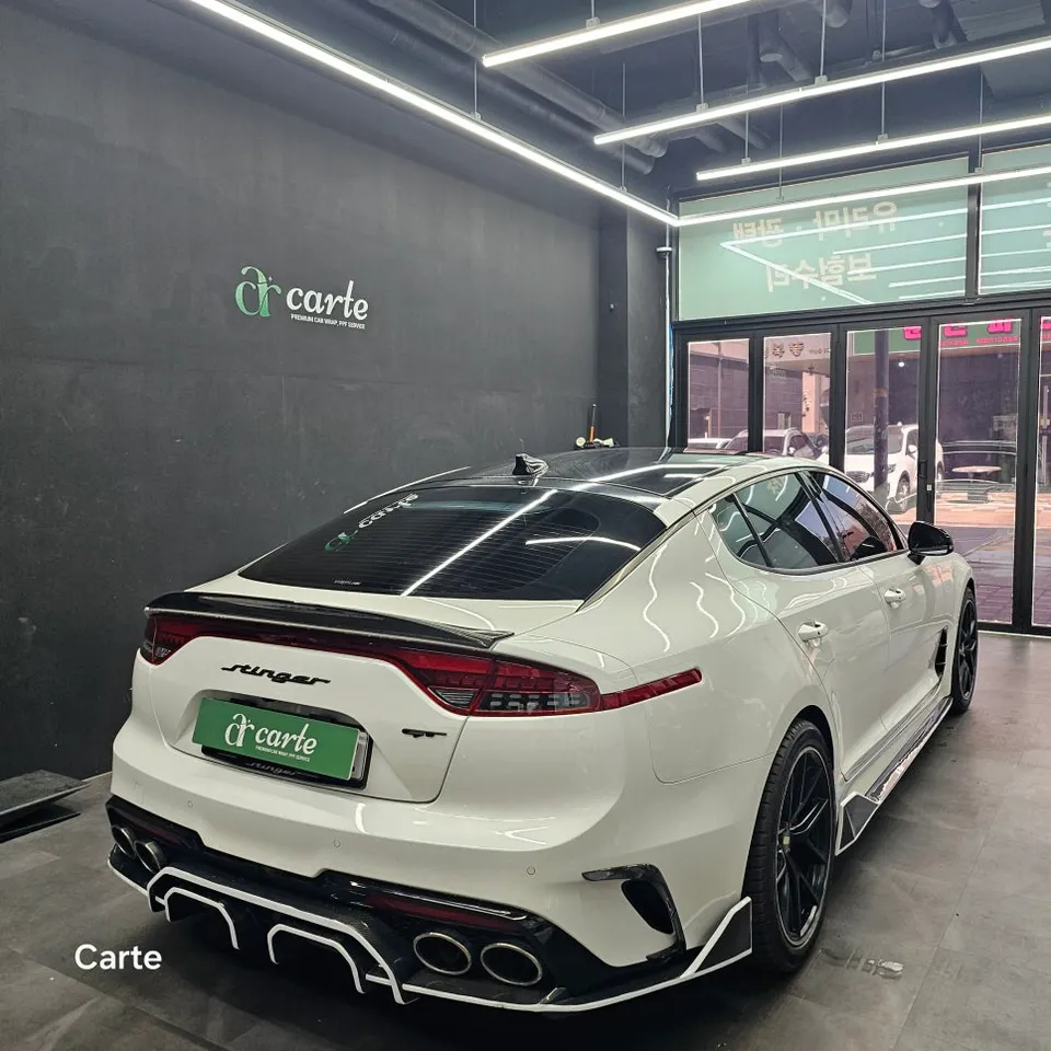 Kia Stingerのカーラッピング事例｜費用目安・仕上がり 施工写真 2-1