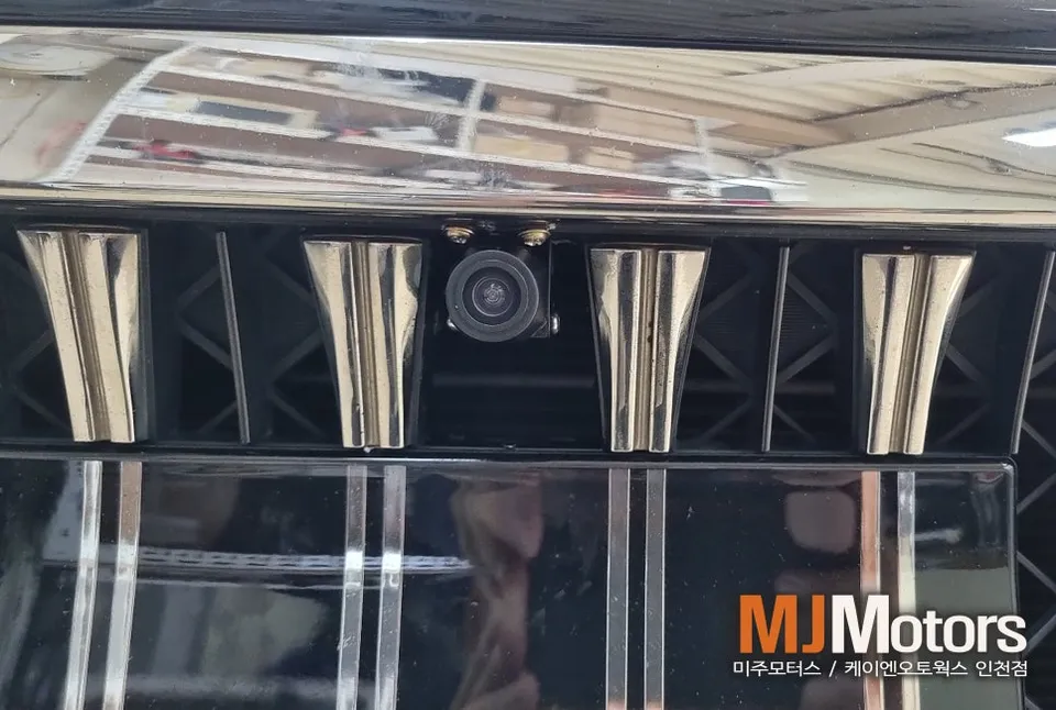 Kia K7 sensors cameras - Kia K7 Front Camera Installation & Navigation Integration photo 4