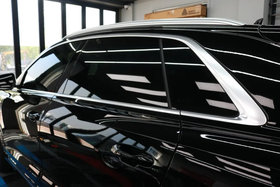 Audi Q8 vinyl wrap - Audi Q8 Vinyl Wrap Review: Gloss Black Trim Upgrade photo 3
