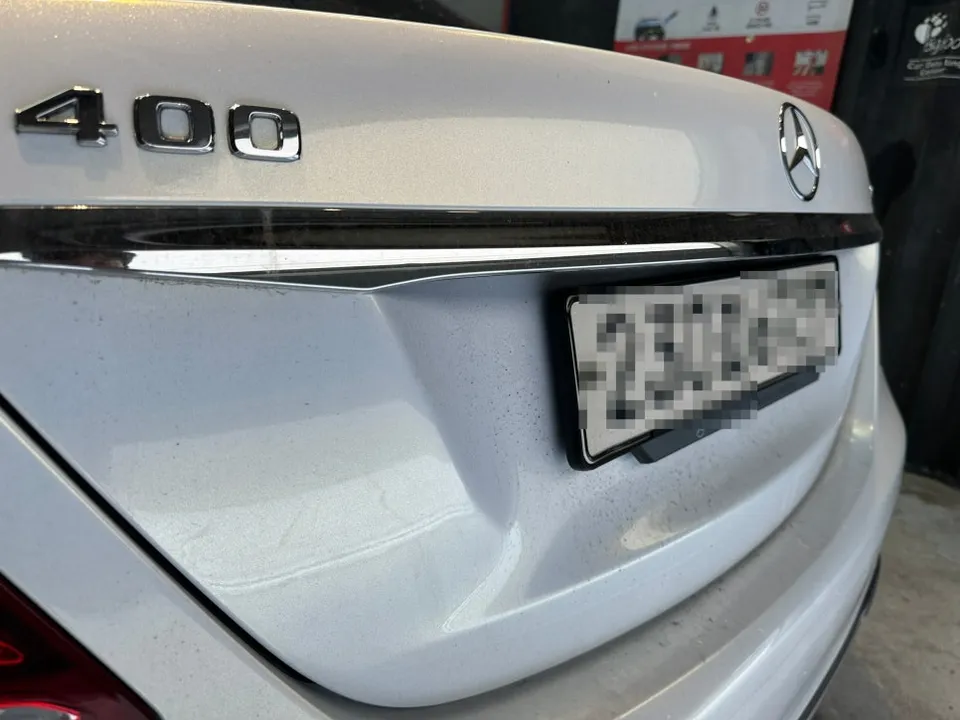 Mercedes-Benz Eクラスのカーラッピング事例|費用目安・仕上がり 施工写真 1-3