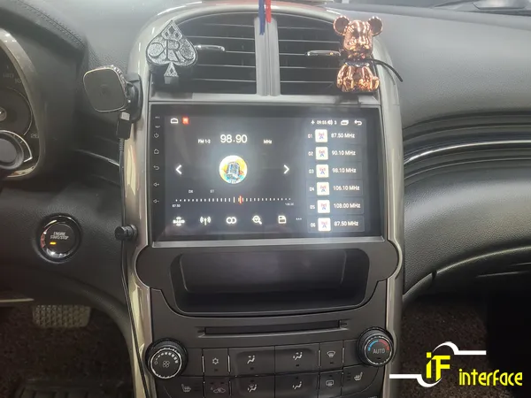 Chevrolet MalibuのAndroid Auto・CarPlay取付事例 施工写真 5