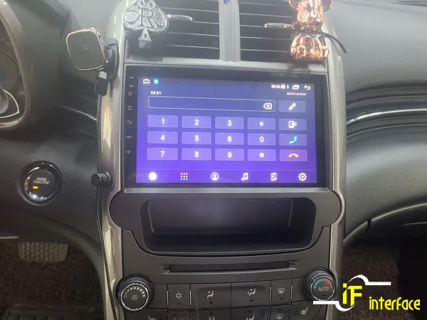 Chevrolet MalibuのAndroid Auto・CarPlay取付事例 施工写真 6