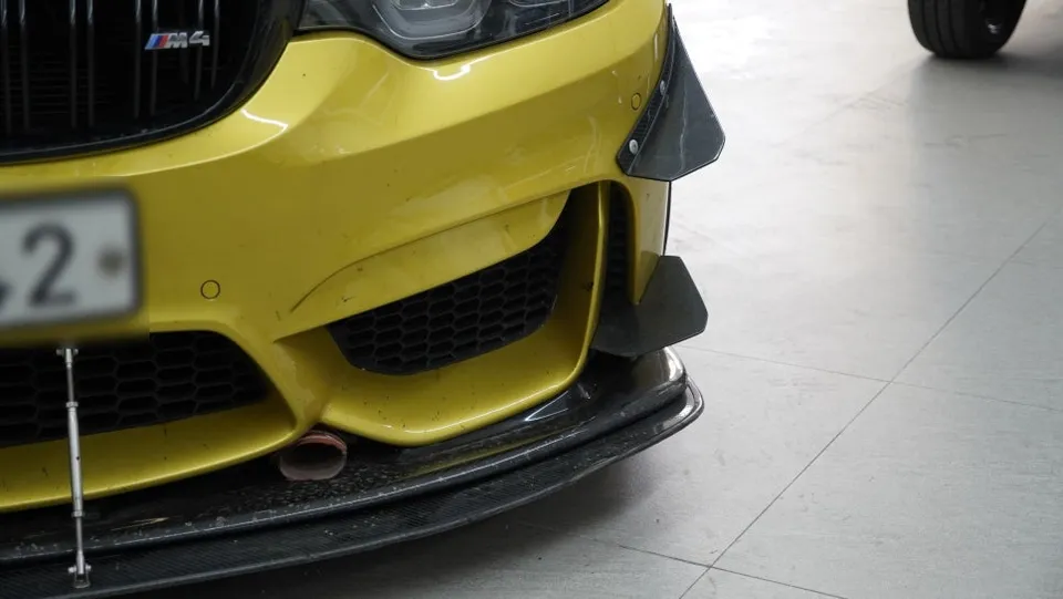 BMW M4 vinyl wrap - BMW M4 Vinyl Wrap Review: Bold Decal Installation photo 4