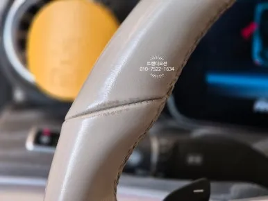 Mercedes-Benz CLS interior customization - Mercedes-Benz CLS Interior Customization: Steering Wheel Restorat photo 4