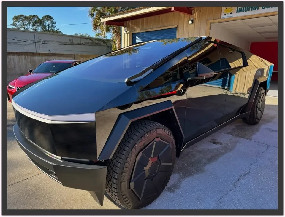 Tesla Cybertruck PPF施工事例|費用目安と仕上がり 施工写真 3-1