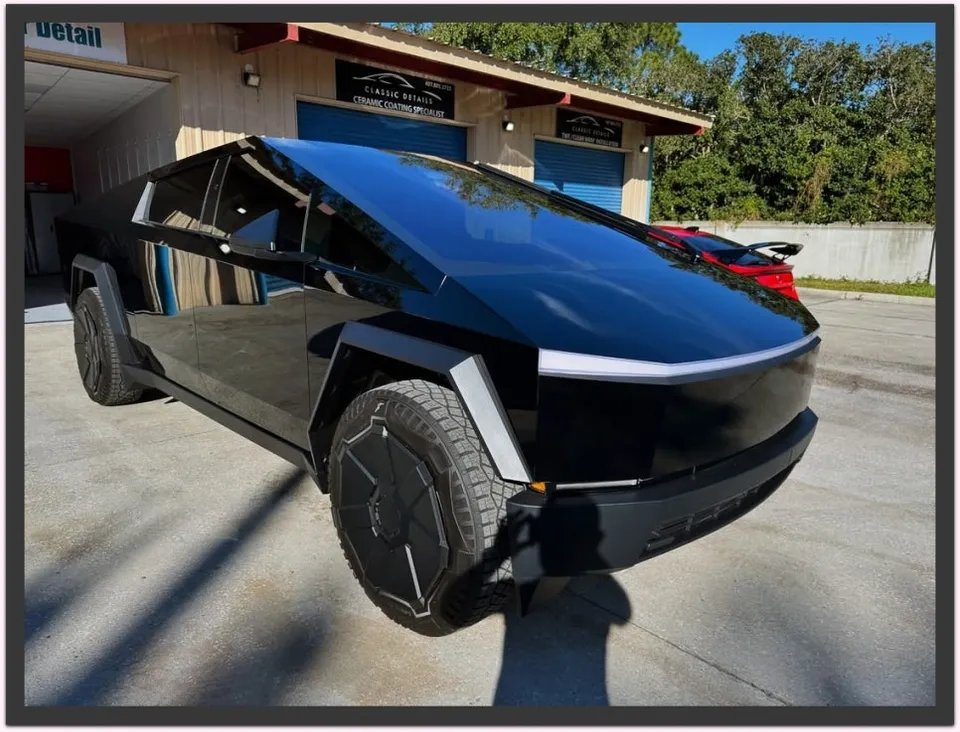 Tesla Cybertruck PPF施工事例|費用目安と仕上がり 施工写真 1-2