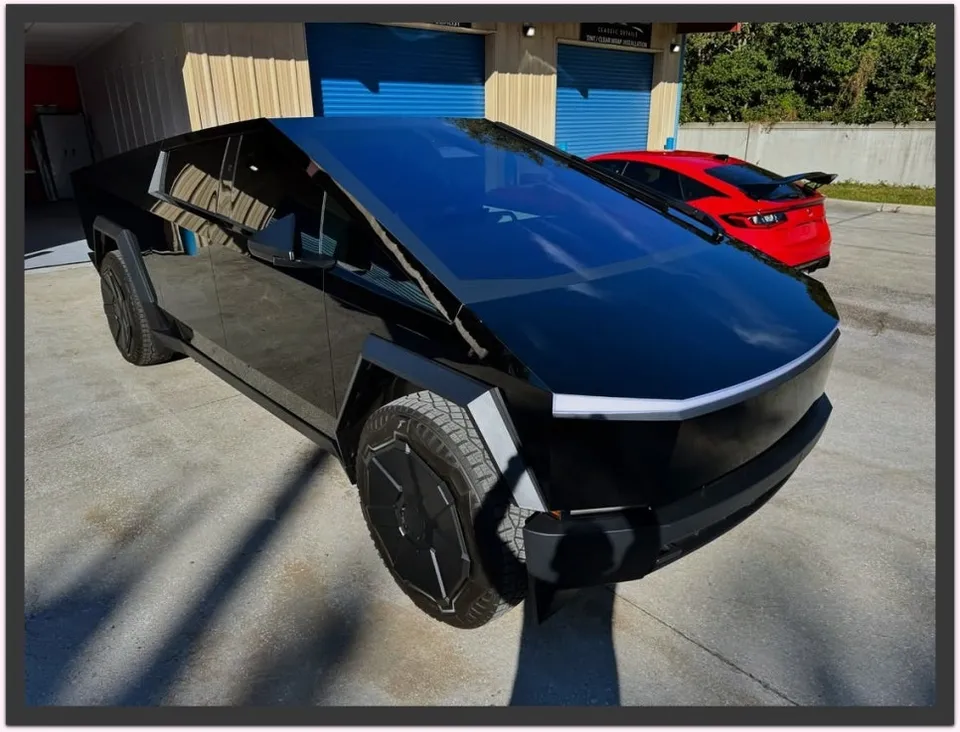 Tesla Cybertruck PPF施工事例|費用目安と仕上がり 施工写真 2-3
