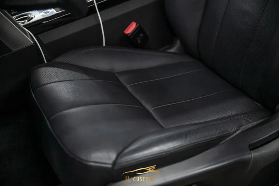 Land Rover Discovery 5 seat ventilation - Land Rover Discovery 5 Seat Ventilation & Heating Review — Enhanc photo 4