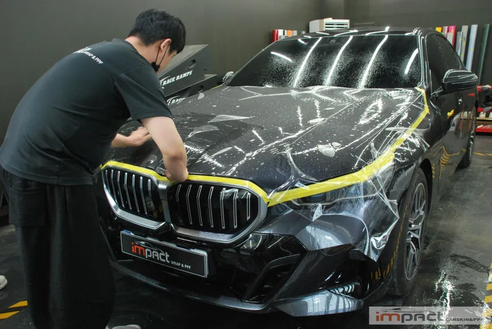 BMW 5 SeriesのPPF施工事例|費用目安と仕上がり 施工写真 1-2