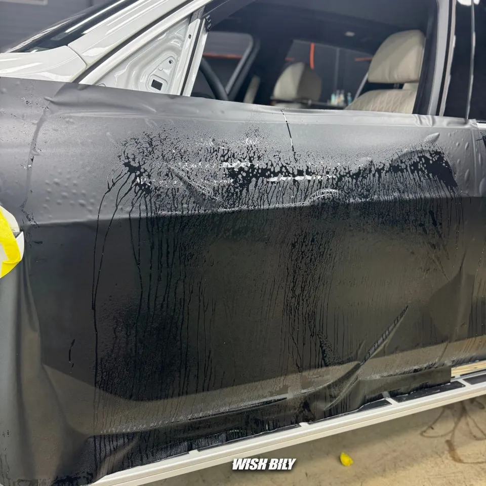 BMW X7のPPF施工事例:無},-
ブラックへの変貌と保護 施工写真 1-2