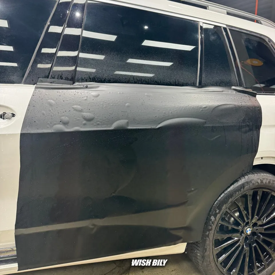 BMW X7のPPF施工事例:無},-
ブラックへの変貌と保護 施工写真 2-2