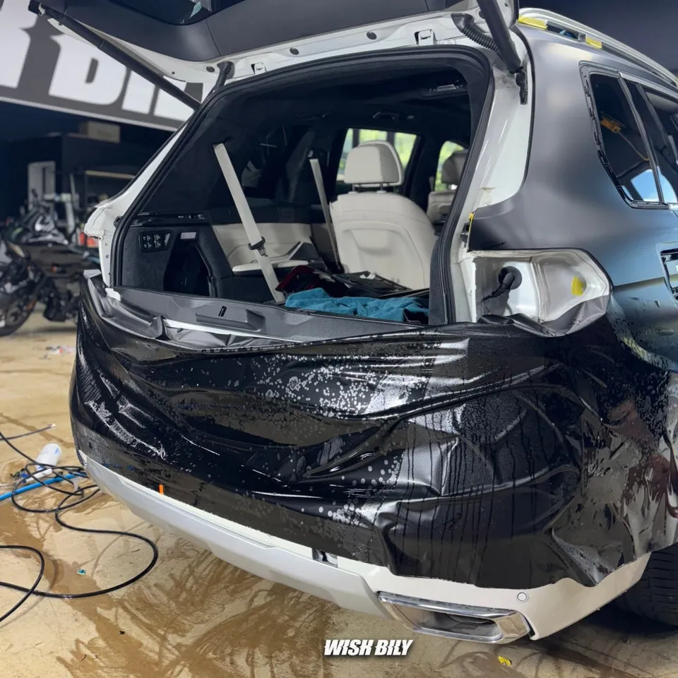 BMW X7のPPF施工事例:無},-
ブラックへの変貌と保護 施工写真 3-3