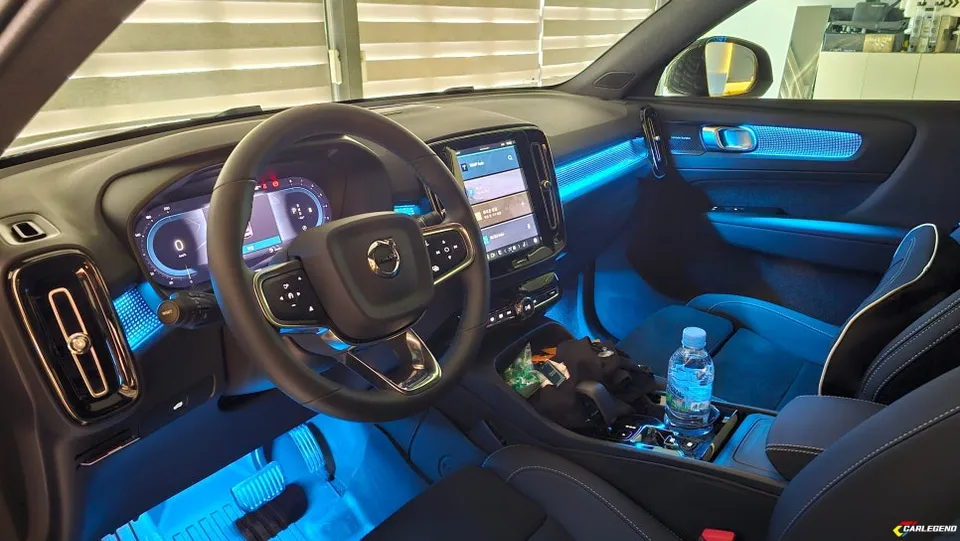 Volvo XC40 ambient lighting - Volvo XC40 Ambient Lighting Upgrade: Beyond Stock photo 3