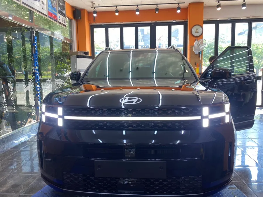 Hyundai Santa Fe MX5 window tinting installation result