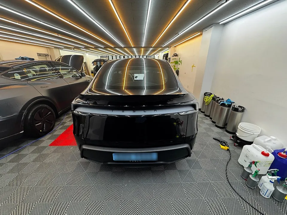 Tesla Model Y PPF施工事例|費用目安・仕上がり 施工写真 1-2