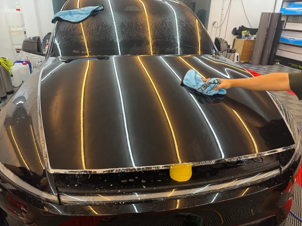 Tesla Model Y PPF施工事例|費用目安・仕上がり 施工写真 2-3