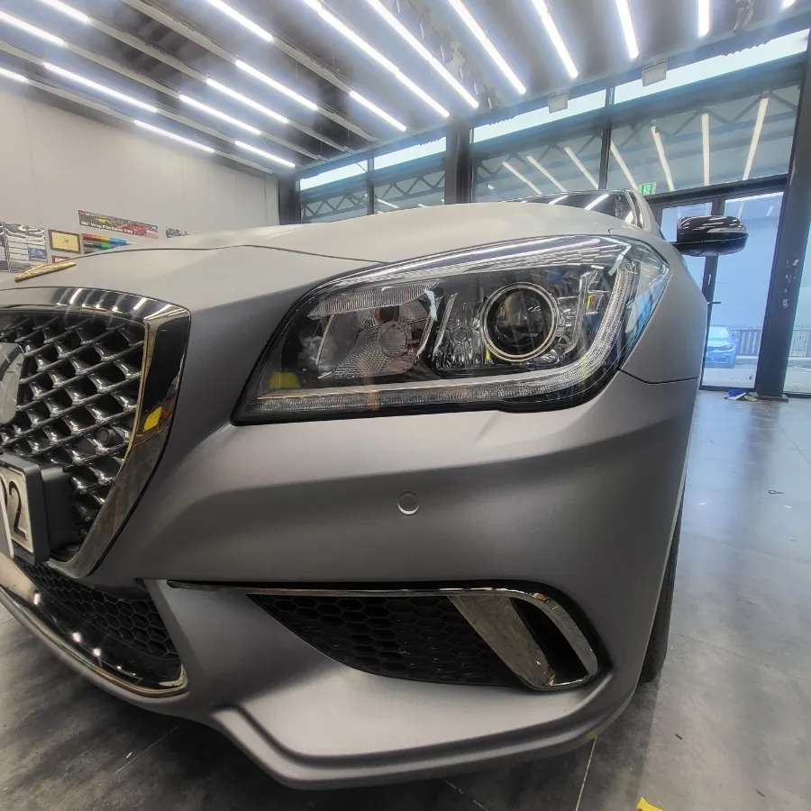 Genesis G80のカーラッピング事例|マットチャコールで高級感アップ 施工写真 2-3