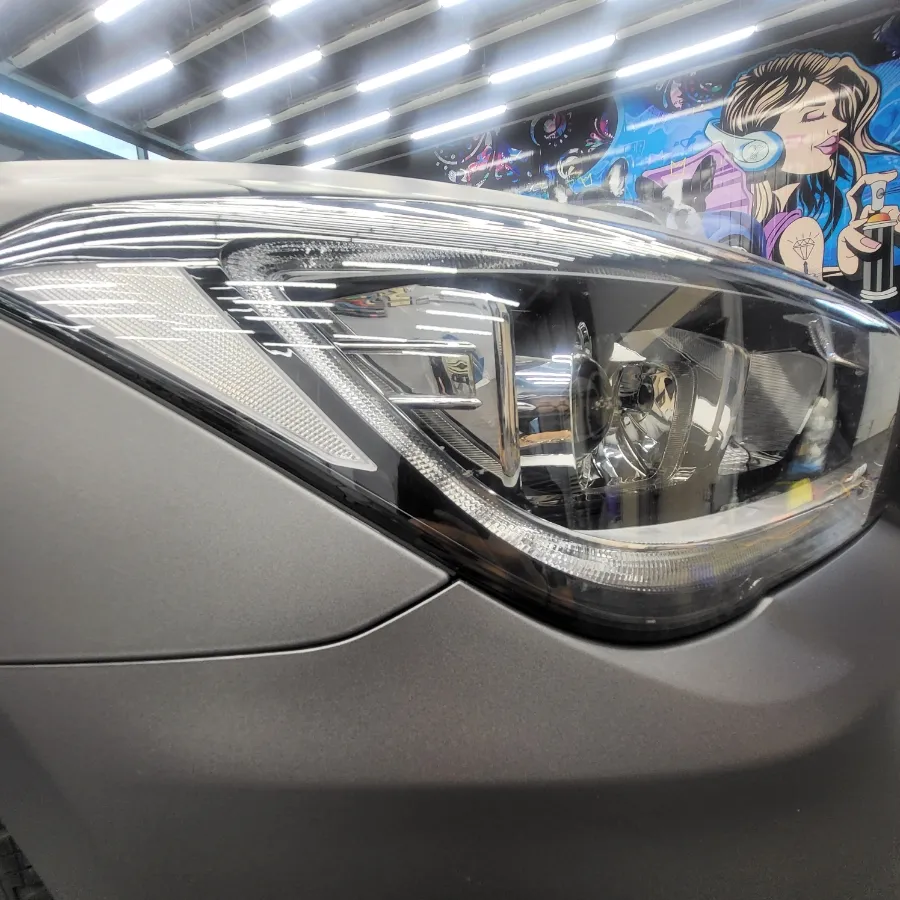 Genesis G80のカーラッピング事例|マットチャコールで高級感アップ 施工写真 3-3