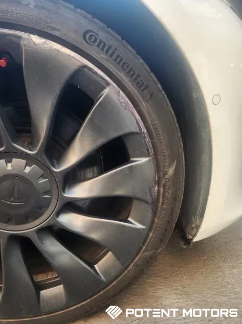 Tesla Model Yのホイールリペア・塗装事例 施工写真 2-1