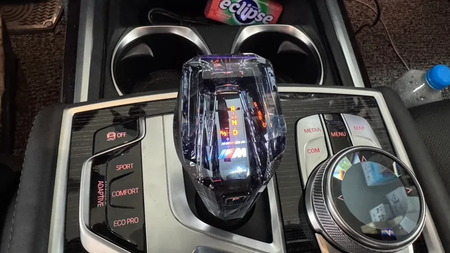 BMW 5 Series steering wheel - BMW 5 Series Crystal Gear Lever Customization Review photo 5
