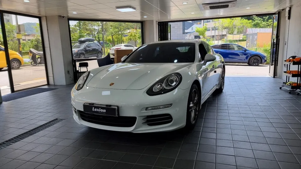 Porsche Panamera 970 Lighting Upgrade Review — Enhanced Aesthetic