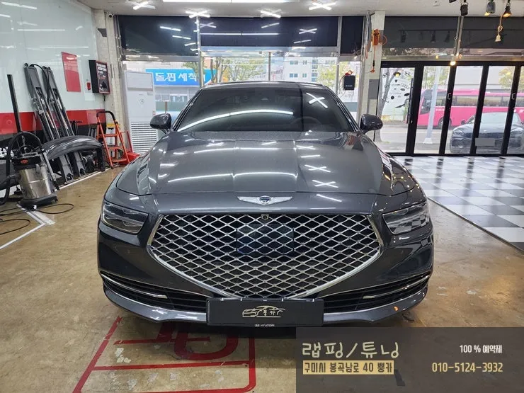 Genesis G90のカーラッピング事例|サテンホワイトの高級感 施工写真 3-1