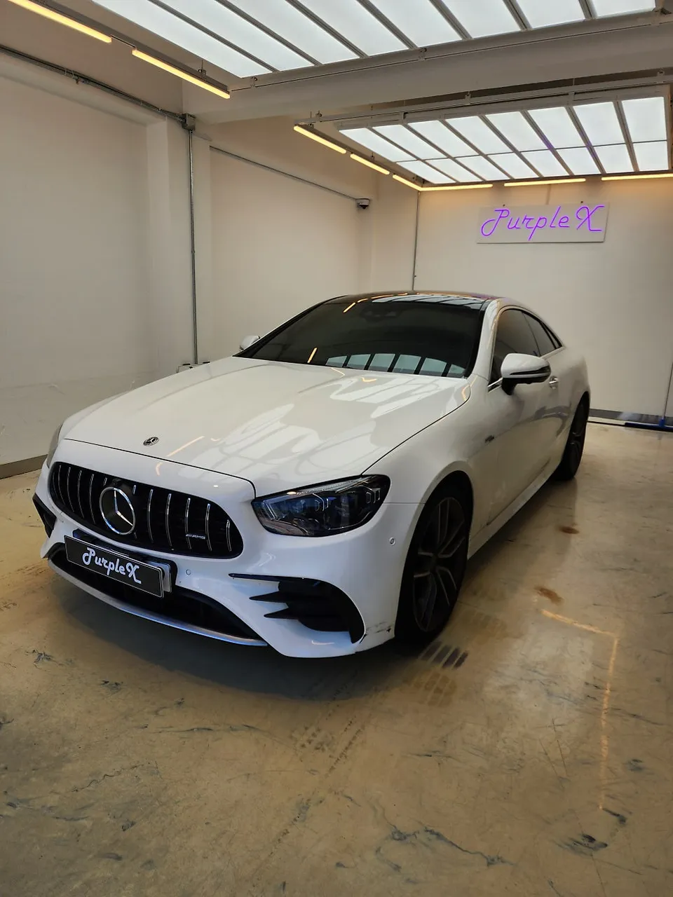 Mercedes-Benz E-Class Coupeのカーラッピング事例 施工写真 2-2