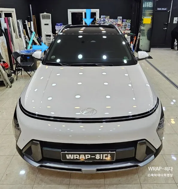 Hyundai Konaのカーラッピング事例|費用目安・仕上がり 施工写真 2-1