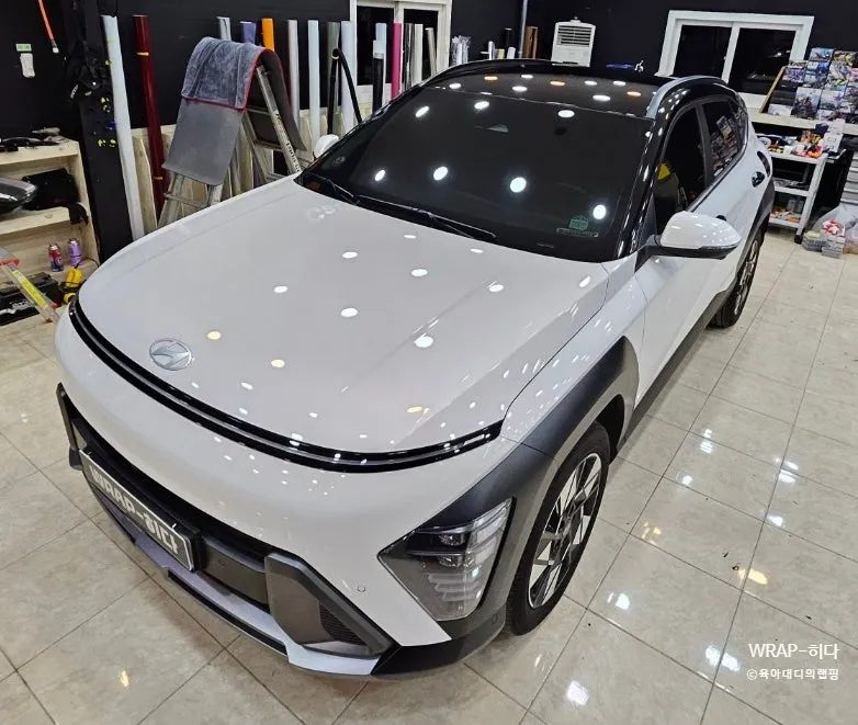 Hyundai Konaのカーラッピング事例|費用目安・仕上がり 施工写真 1-2