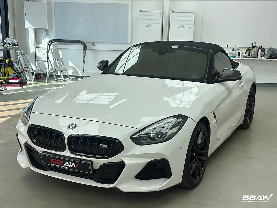 BMW Z4のカーラッピング事例|費用目安・仕上がり 施工写真 2-1