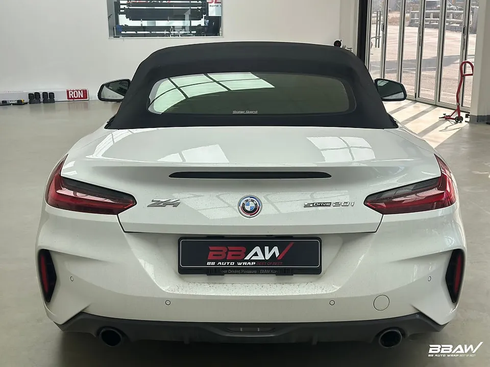 BMW Z4のカーラッピング事例|費用目安・仕上がり 施工写真 3-1
