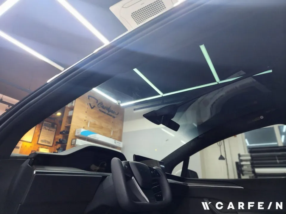 Tesla Model X window tinting - Tesla Model X Window Tinting Review: Rainbow I90 Film photo 3