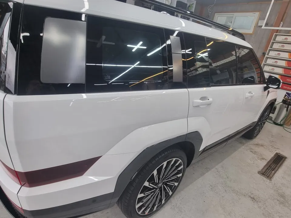 Hyundai Santa Fe MX5のカーフィルム施工事例 施工写真 5