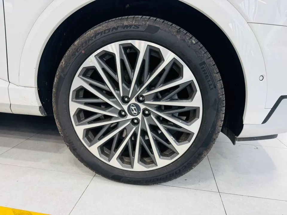 Hyundai Palisadeのホイールラッピング事例｜費用目安・仕上がり 施工写真 3-1