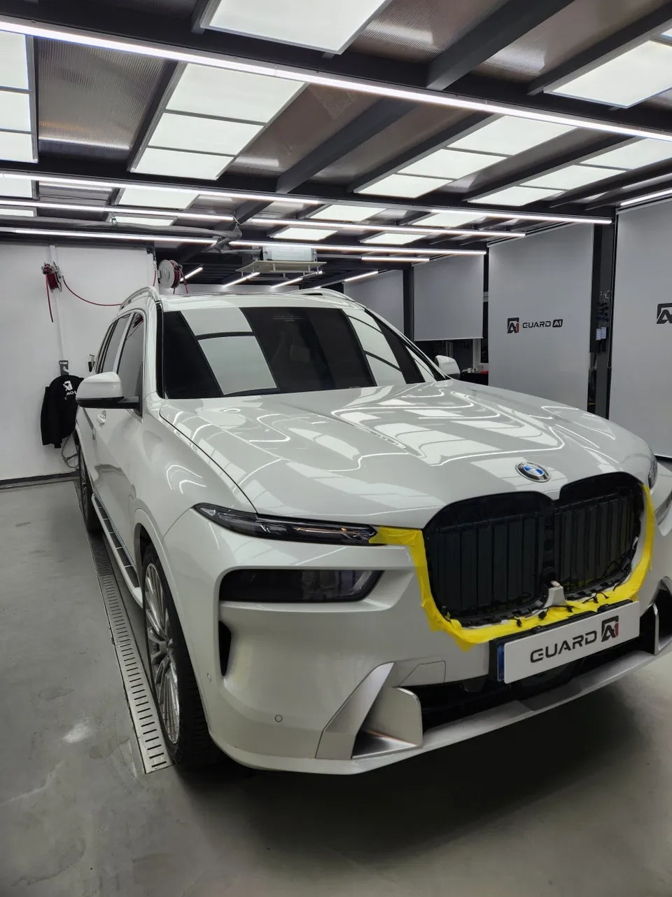 BMW X7 PPF & Chrome Delete Review — Enhanced Protection & Style photo 2
