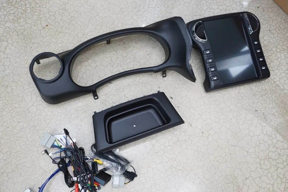 Jeep Wrangler RubiconのAndroid Auto・CarPlay取付事例 施工写真 1-2