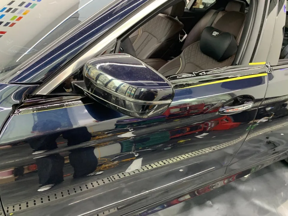 BMW 5 Seriesのカーラッピング事例｜費用目安・仕上がり 施工写真 3-2