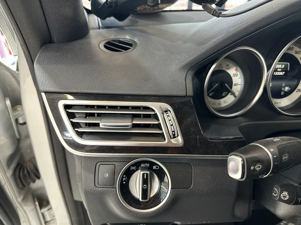 Mercedes-Benz E-Class W212 vinyl wrap - Mercedes-Benz E-Class W212 Vinyl Wrap Review: Interior Upgrade photo 5