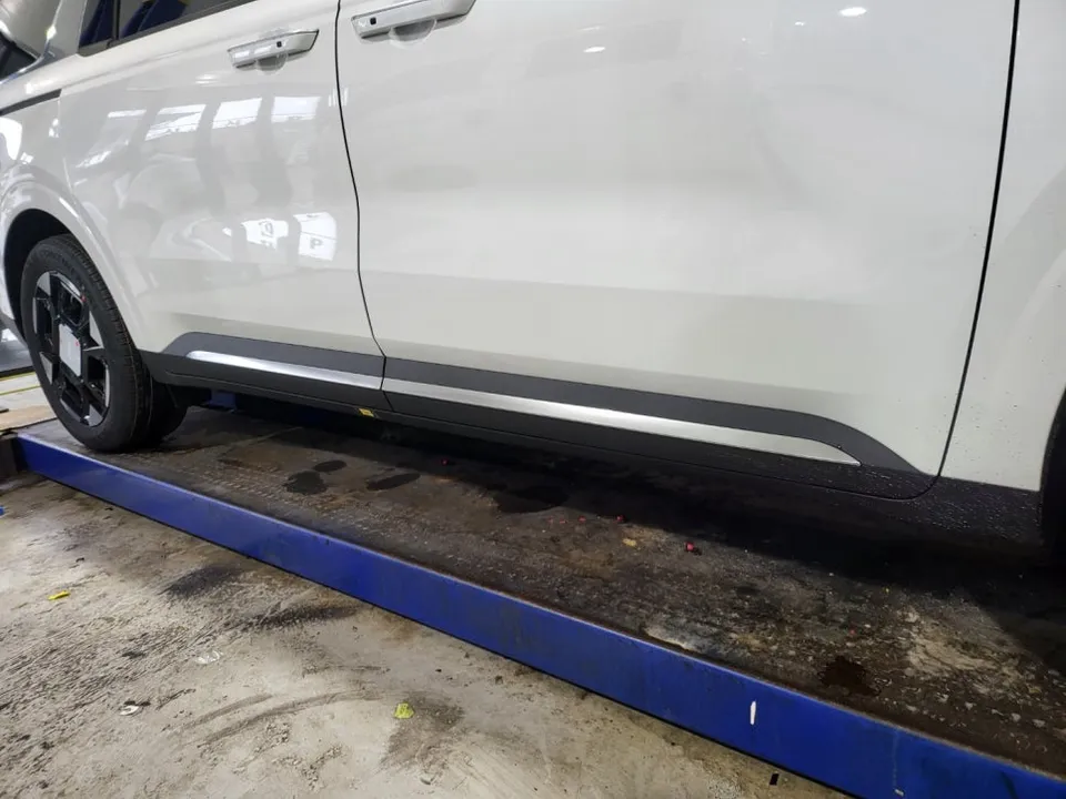 Kia Carnival KA4 body kit - Kia Carnival KA4 Body Kit Review: Cost & Installation photo 2