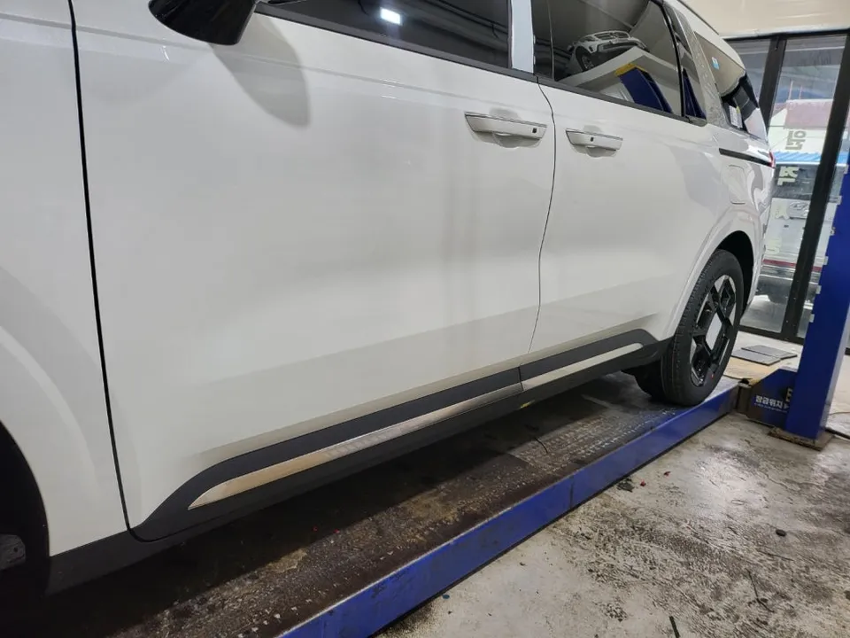 Kia Carnival KA4 body kit - Kia Carnival KA4 Body Kit Review: Cost & Installation photo 3