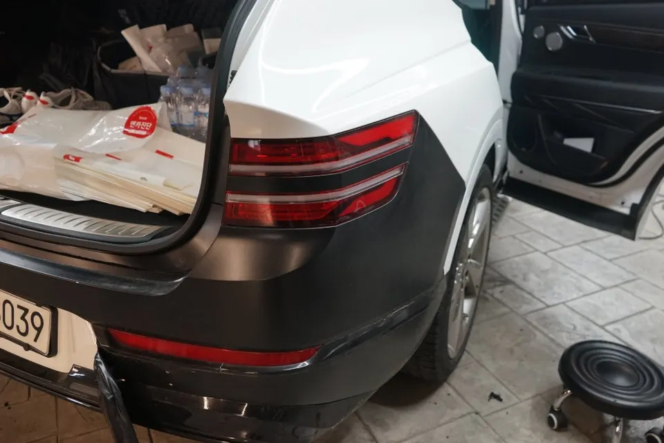 Genesis GV80 vinyl wrap - Genesis GV80 Vinyl Wrap Removal & White Restoration Review photo 6